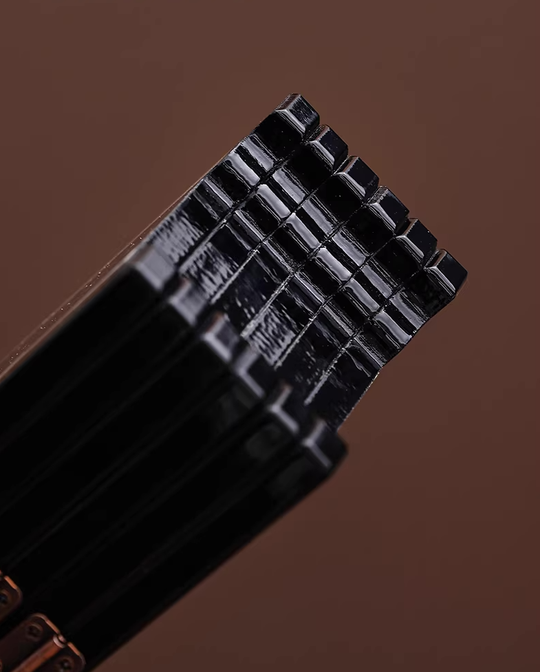 Lacquered Whisper Screen